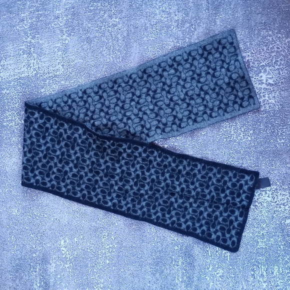 COACH C Pattern Wool Scarf - Picture 4 of 7